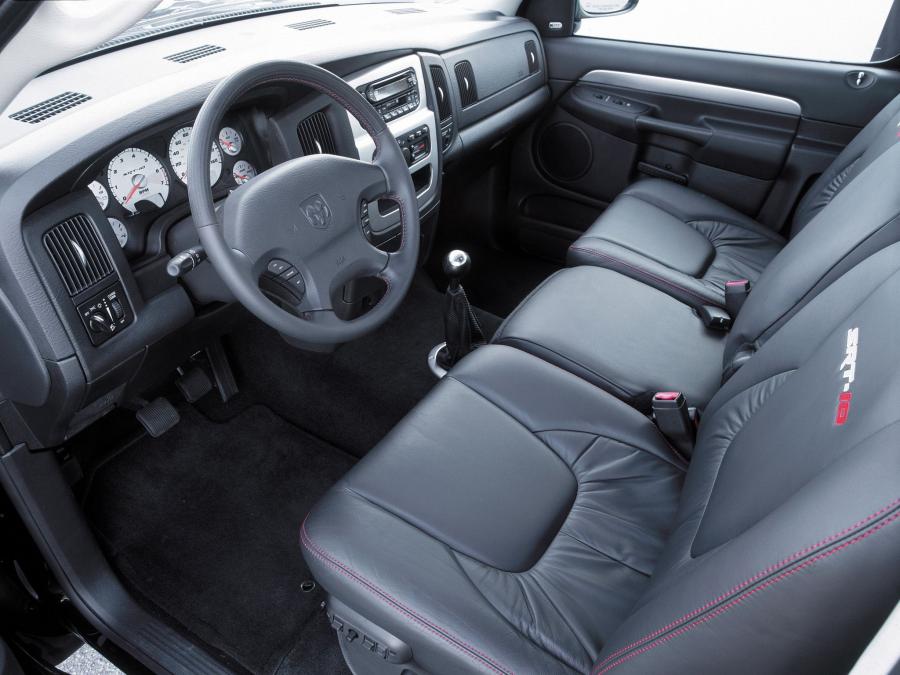  Dodge Ram SRT10 Concept 2002 года  (фото 7 из 8)